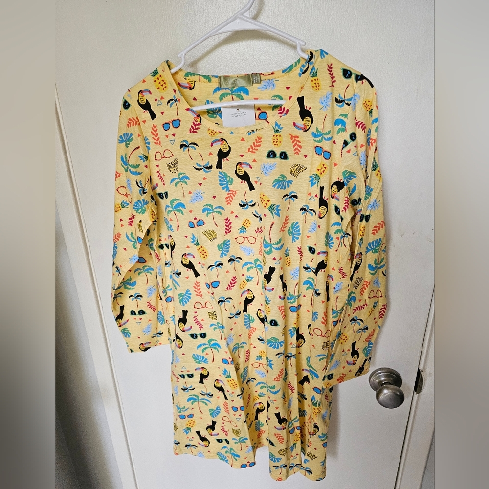 TROPICAL TUCAN NIGHT SHIRT
